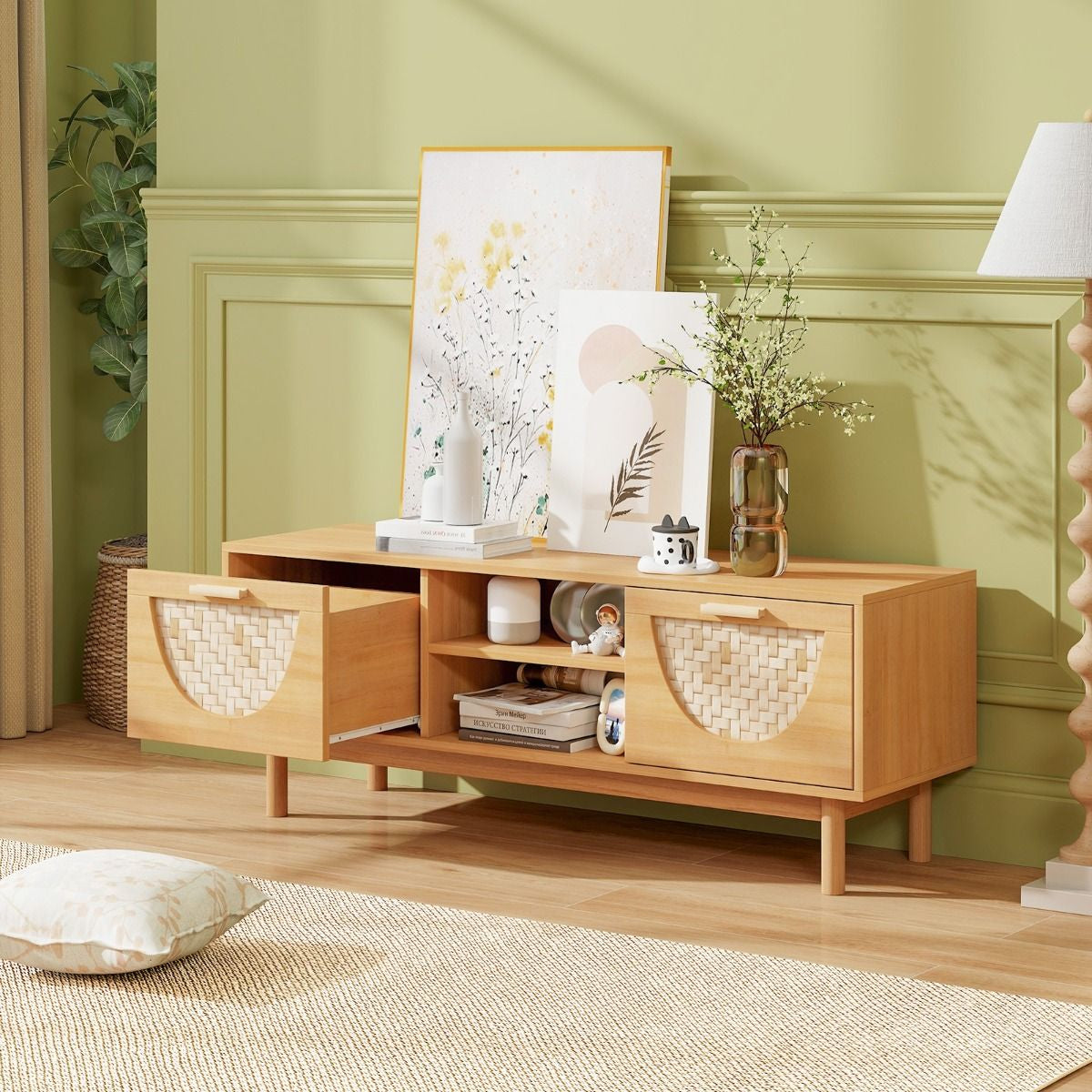 Meuble TV Jusqu'À 55" Table Console Multimédia Moderne Etagères Ouvertes Tiroirs Tissés En Bambou Centre De Divertissement Blanc Et Naturel
